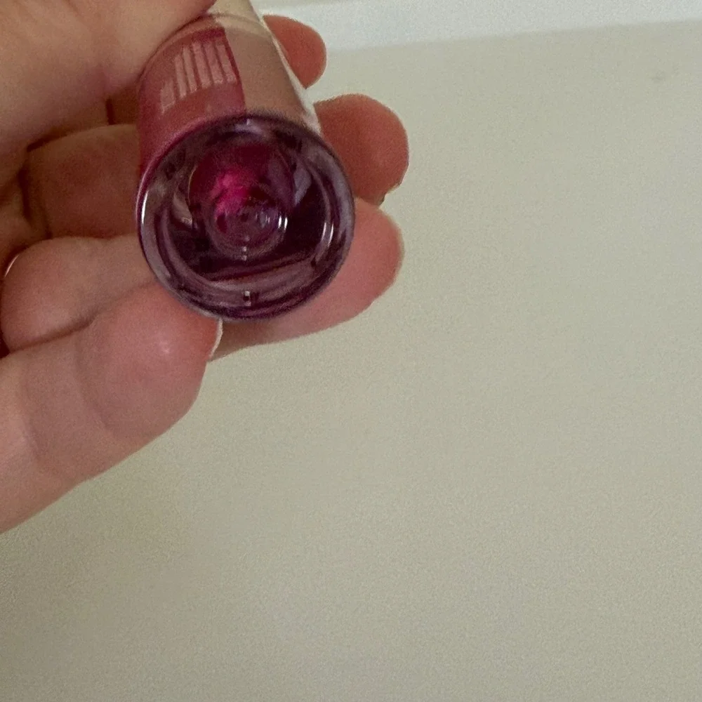 Hard Candy Syrup Kiss Lip Stain Women 0.11oz Hot Kiss 1768 New Sealed Pink Gloss